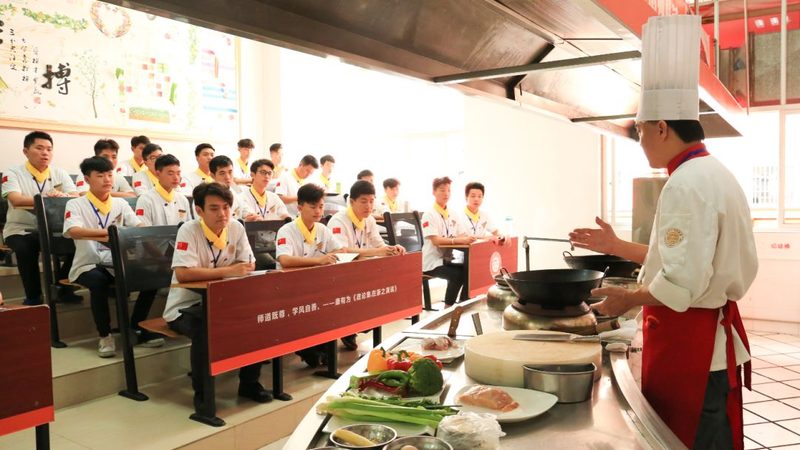 餐饮加盟品牌加盟流程详解：从考察到签约的全方位指南